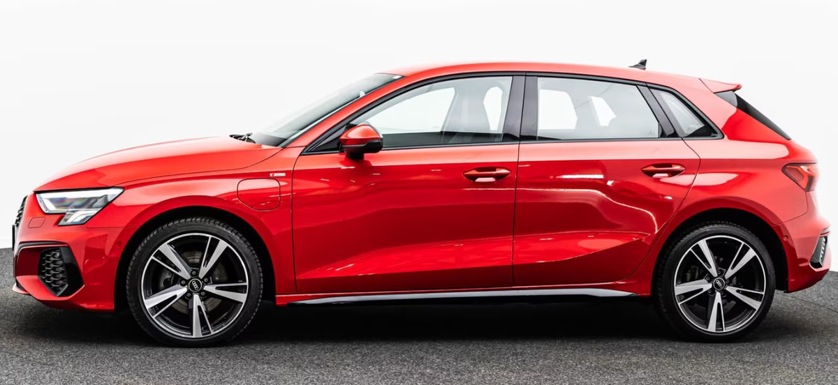 Audi A3 Sportback 40 TFSI e 204ch S line S tronic 6/Bang&Olufsen/Caméra