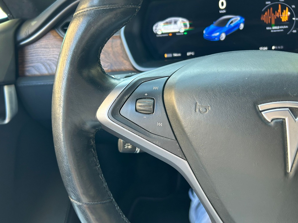Tesla Model S DUAL MOTORS 612 CH 550 KMS AUTONOMIE FULL OPTIONS