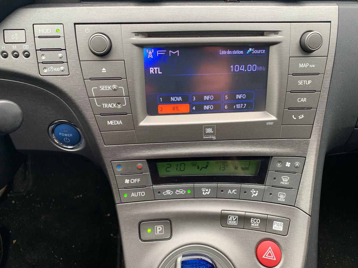 Toyota Prius 136 ch | Dynamic | Caméra de recul | Régulateur de vitesse | Climatisation