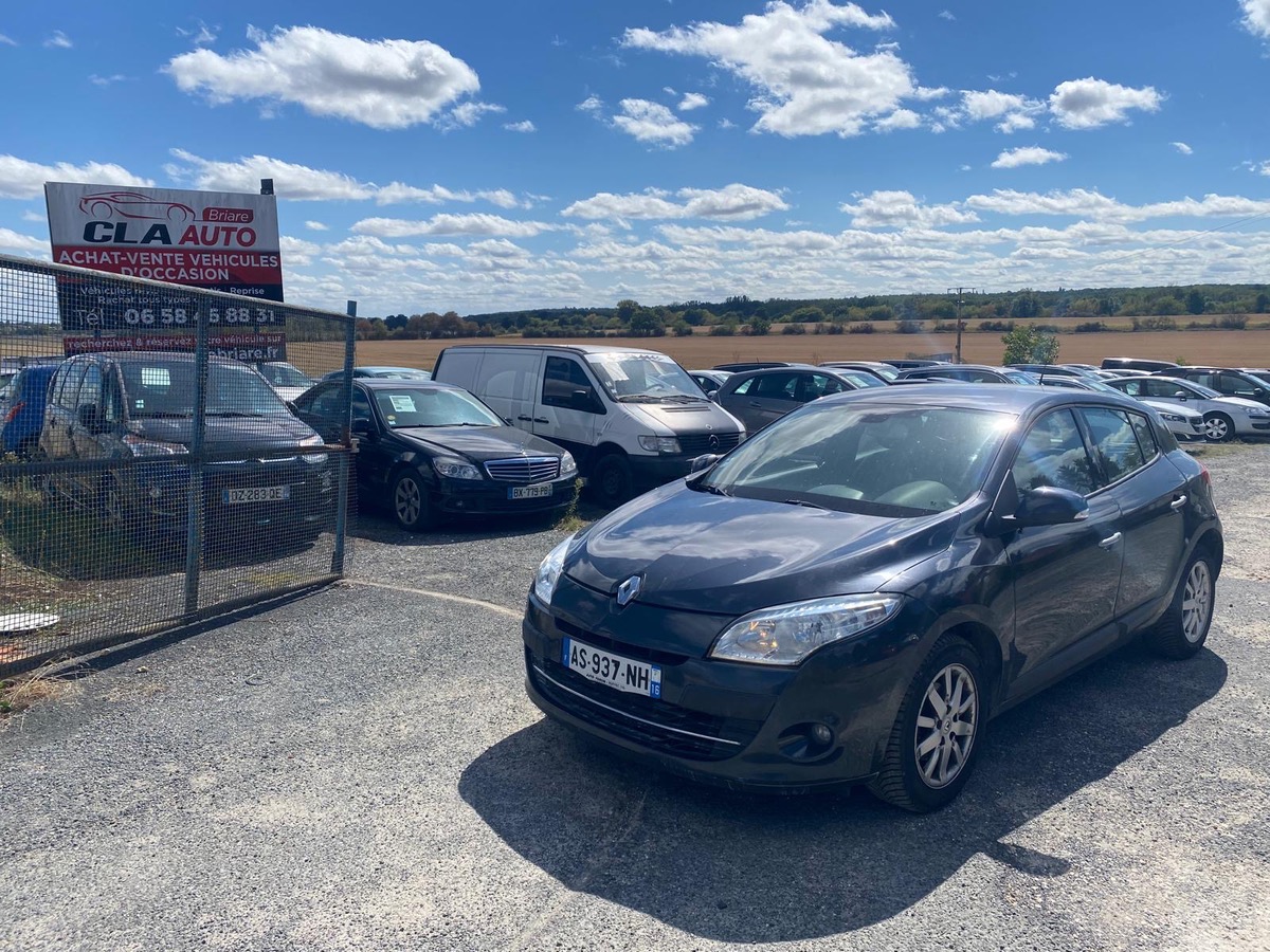 RENAULT Megane 3 1.5 dci 110cv petit prix bon état 2990euros