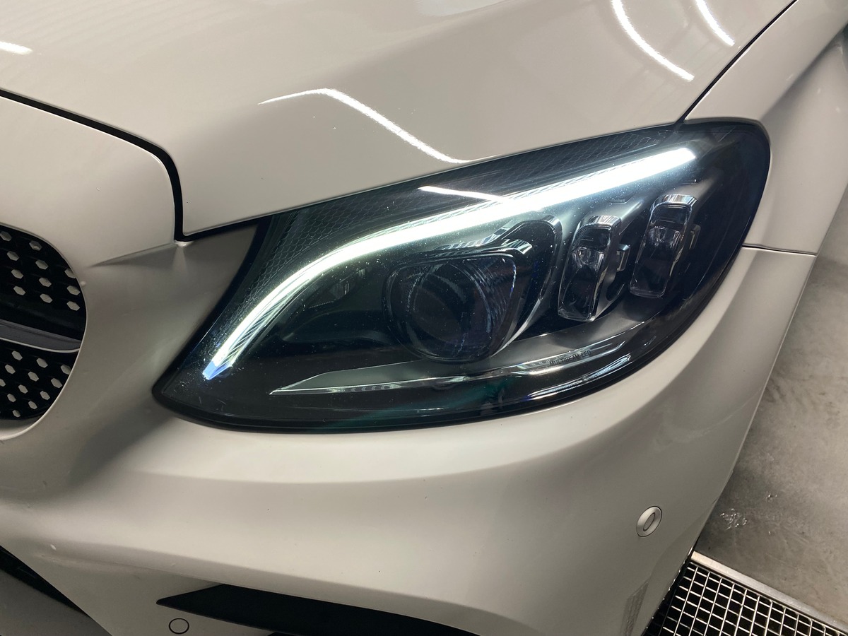 Mercedes Benz Classe C 220 cdi AMG Line / Toit Panoramique Ouvrant / Cock Pit / Led d Ambiance