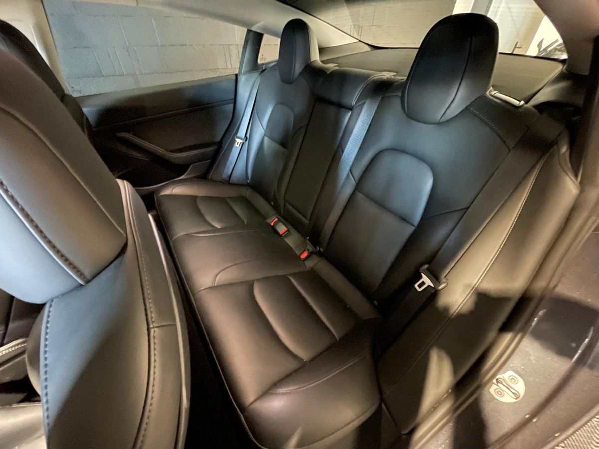 Tesla Model 3 RWD