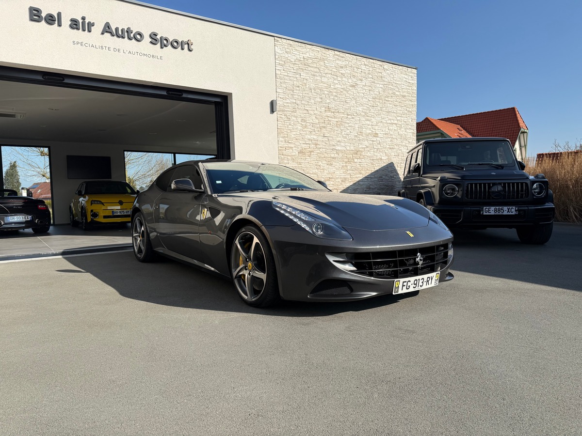 Ferrari Ff V12 / CARNET / 67009 KMS