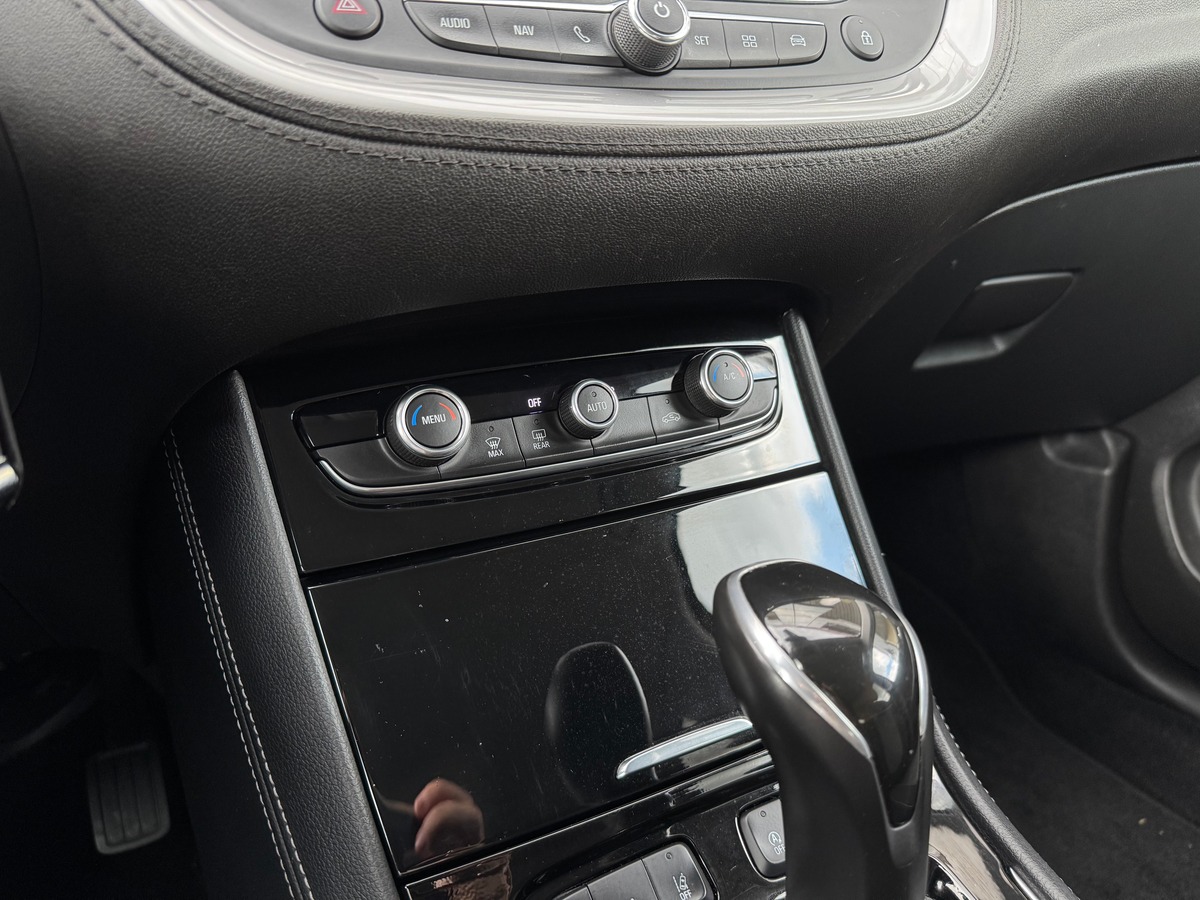 Opel Grandland X 1.5 CDTI EAT8 130 cv - Boîte auto - Apple Carplay / Androide Auto