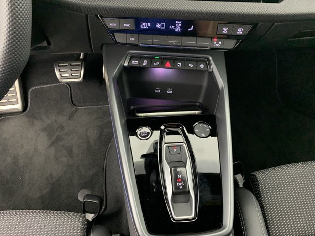 Audi A3 ALLSTREET TFSI e Hybride rechargeable | 204 | S tronic 6 | Design