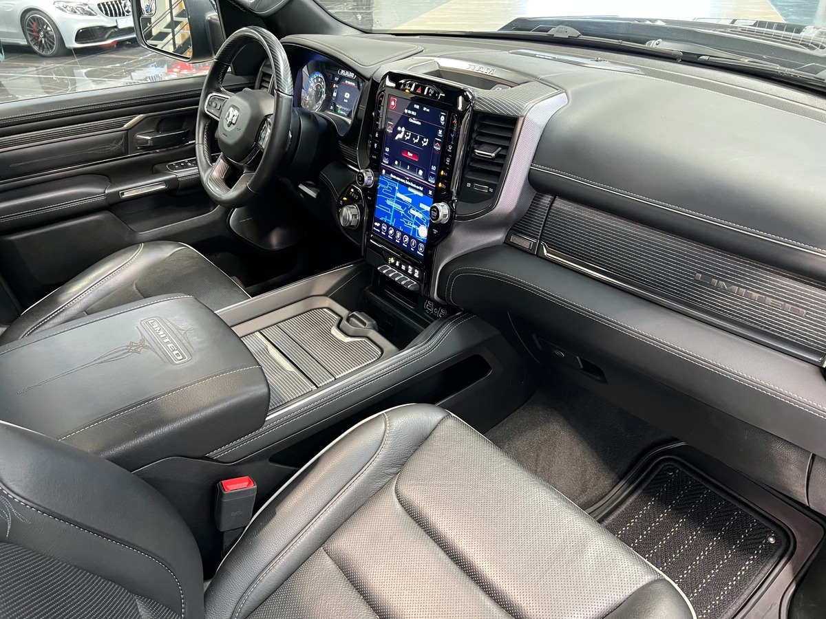 Dodge RAM 1500 CREW CAB 5.7 V8 HEMI LIMITED BLACK