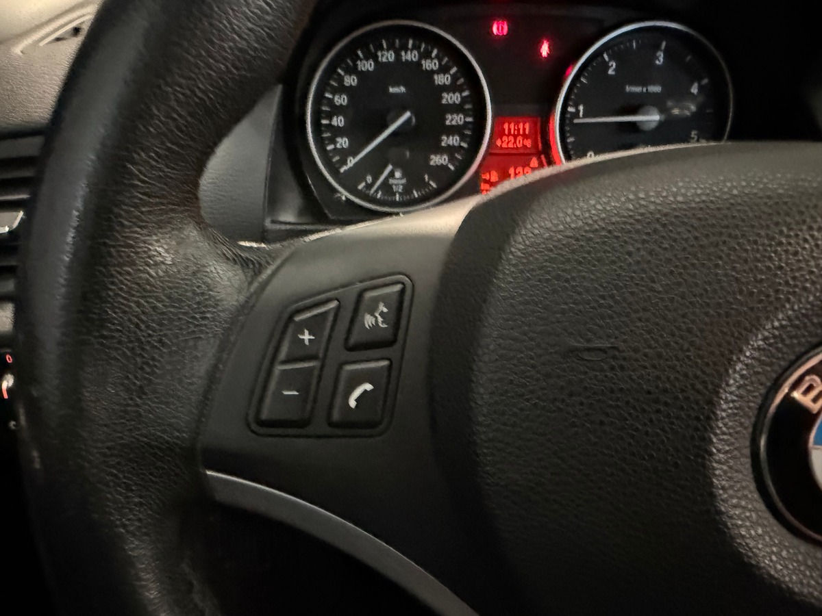 Bmw X1 E84 xdrive18 2.0 143 CV / 1er Main / GPS / Radar de stationnement Av / Ar