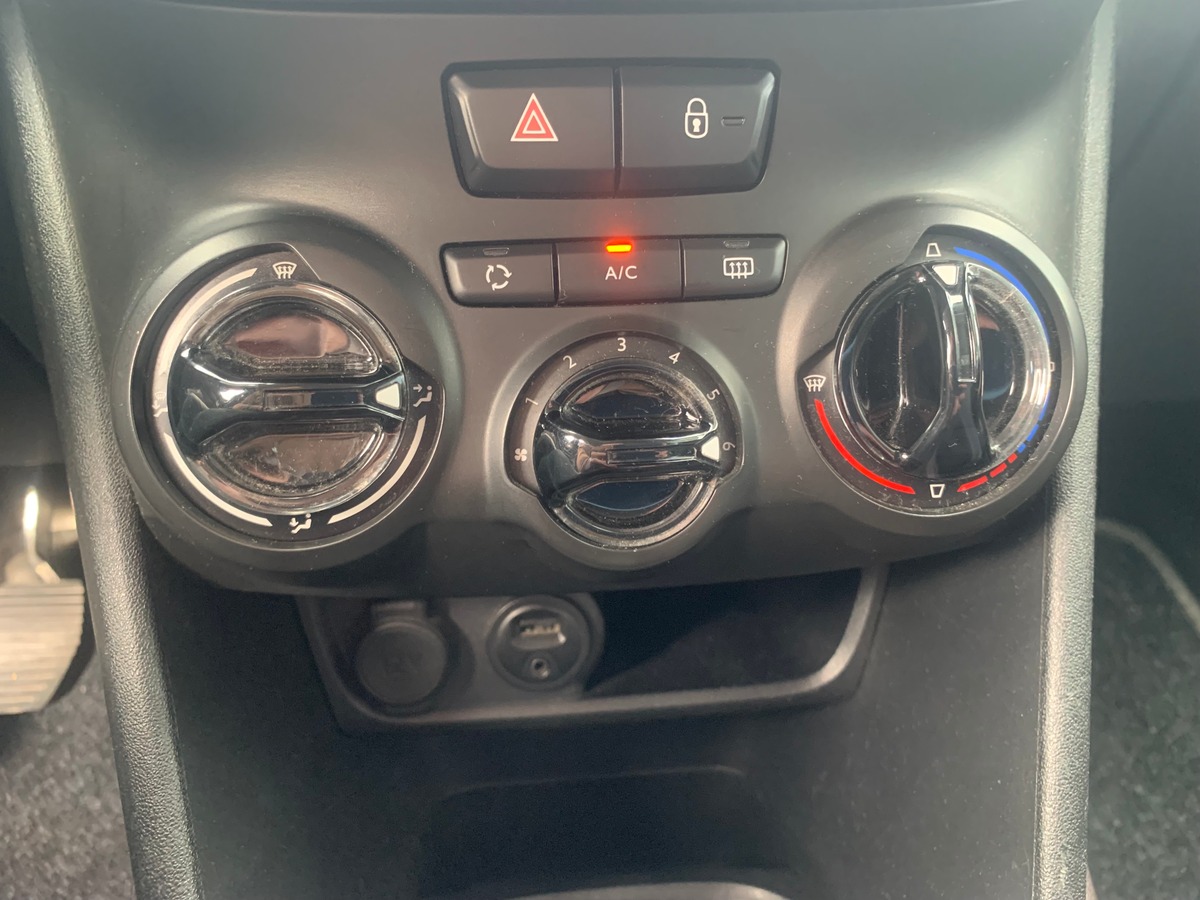 Peugeot 2008 100 ch | Style | Régulateur de vitesse | GPS | Bluetooth | Radar arriére | Barres toit