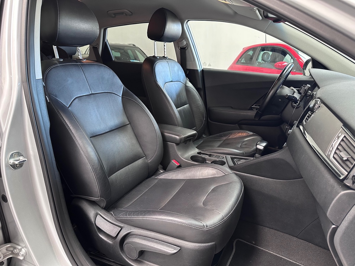 Kia Niro 1.6 GDI HYBRIDE 141 PREMIUM DCT6  Entretien complet KIA / Garantie KIA jusqu'en Juin 2026