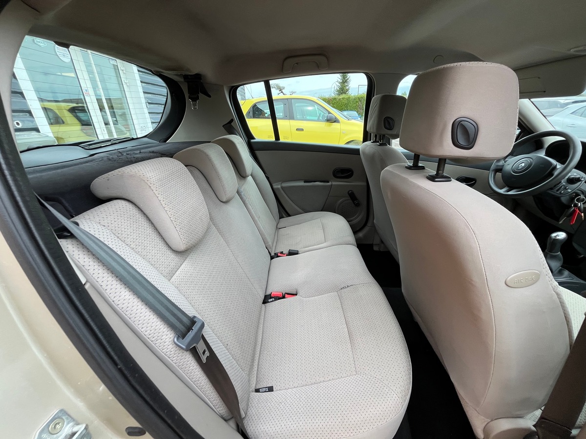 RENAULT Clio III 5 Portes 1.5 dCi 70 CH AUTHENTIQUE