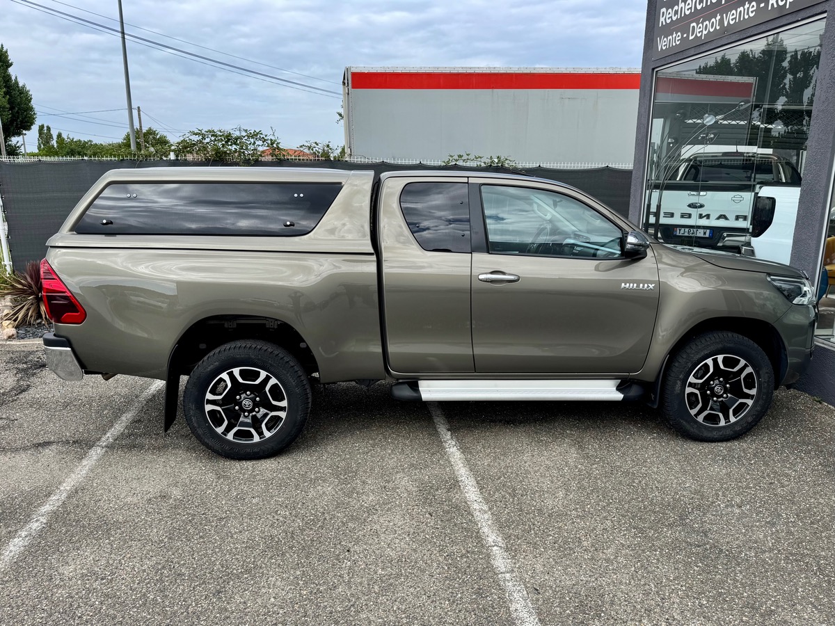 Toyota HILUX 4X4 LOUNGE
