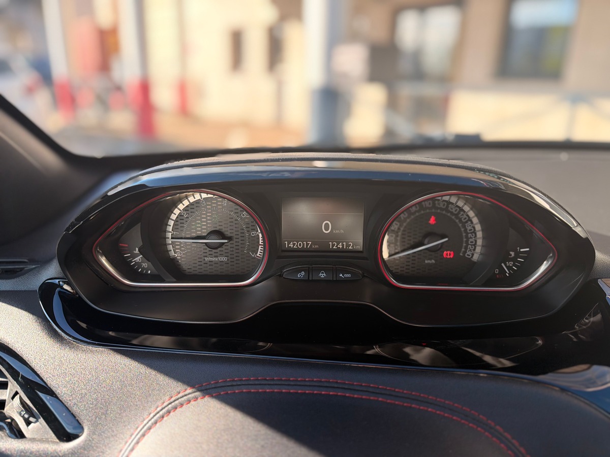 Peugeot 208 GTI Phase 2 1.6 THP 208 cv - Toit Pano - Entretiens