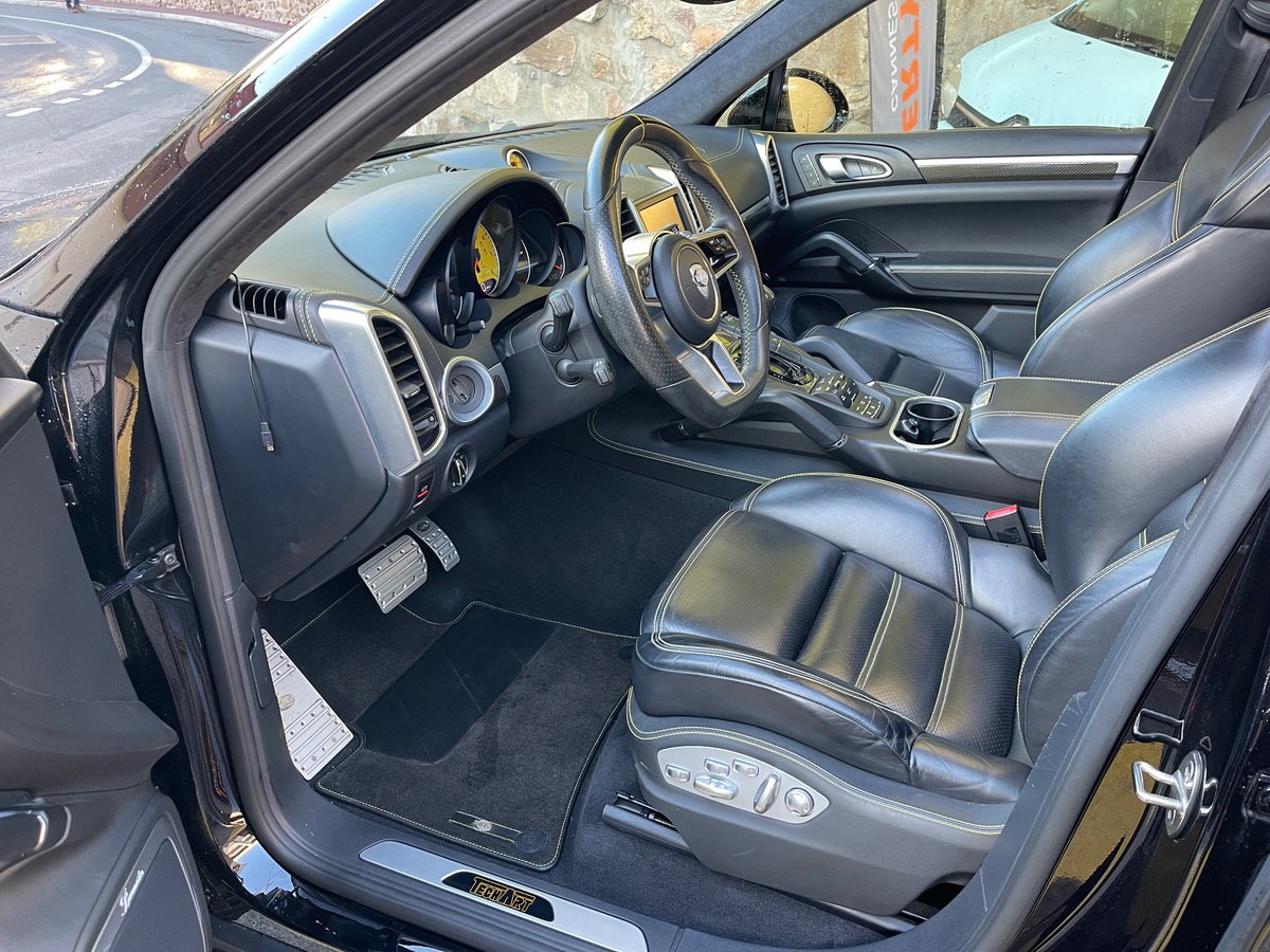 Porsche Cayenne Turbo TECHART 4.8 V8 520 CV AWD  /Carbone Interieur / Toit Ouvrant /