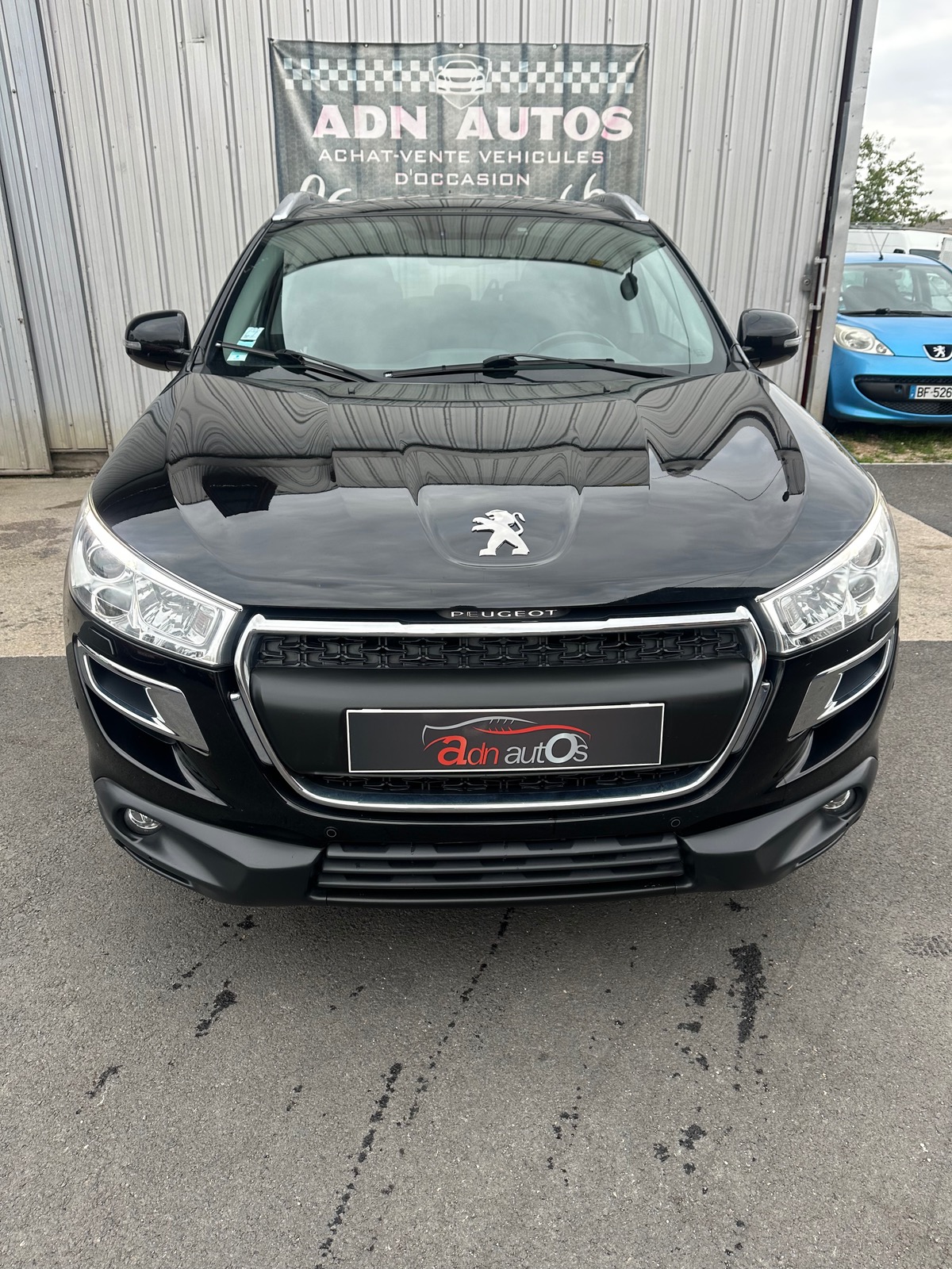 Peugeot 4008 1.6 hdi 115ch STYLE 4 WD/ suivi "