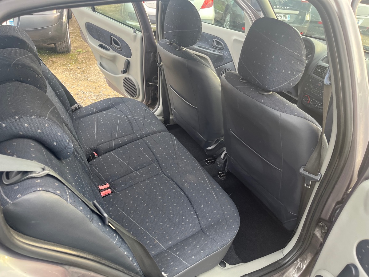 RENAULT Clio 1.5 dci 147599KM
