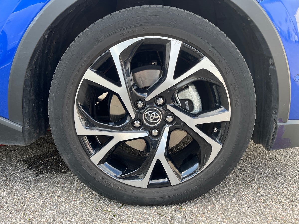 Toyota C HR 1.8 HYBRIDE 122ch COLLECTION, Cuir Alcantara, Sièges chauffants, Caméra de recul, JBL