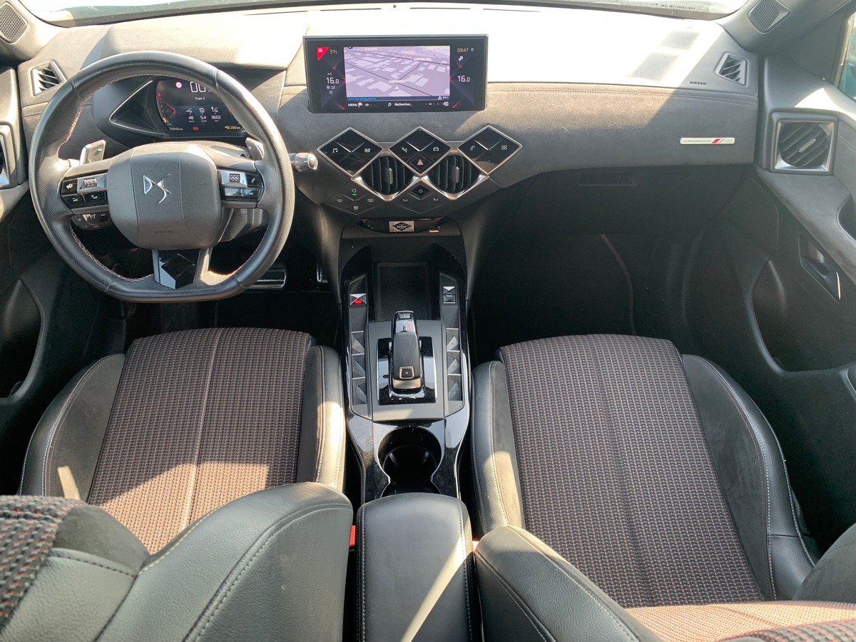 DS DS 3 CROSSBACK PERFORMANCE LINE | Dernier entretien à 73983 kilométres en 12/2024