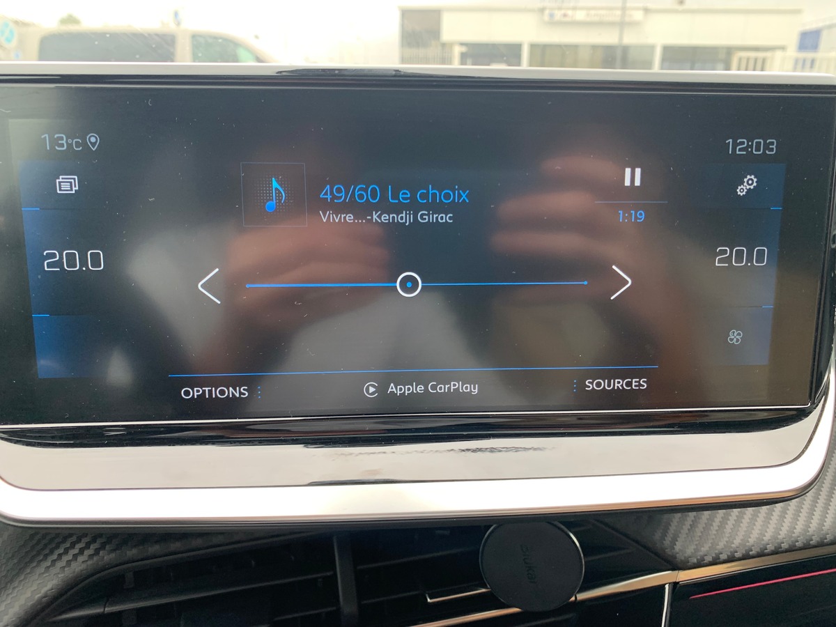 Peugeot 208 130 | GT | Toit panoramique | Caméra recul | Avertisseur angles morts | Apple car play