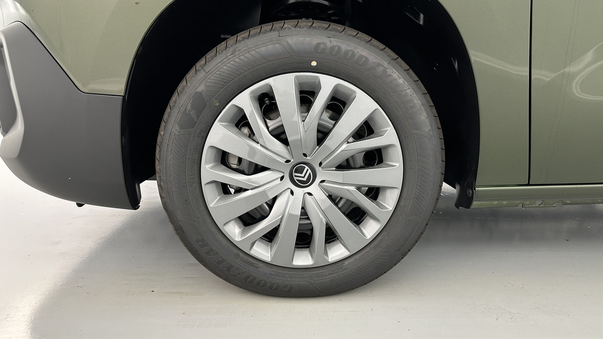 Citroën Berlingo M 1.5 BlueHDi 130chevaux Plus EAT8 | Écran central numérique TFT de 10'' | Capucine