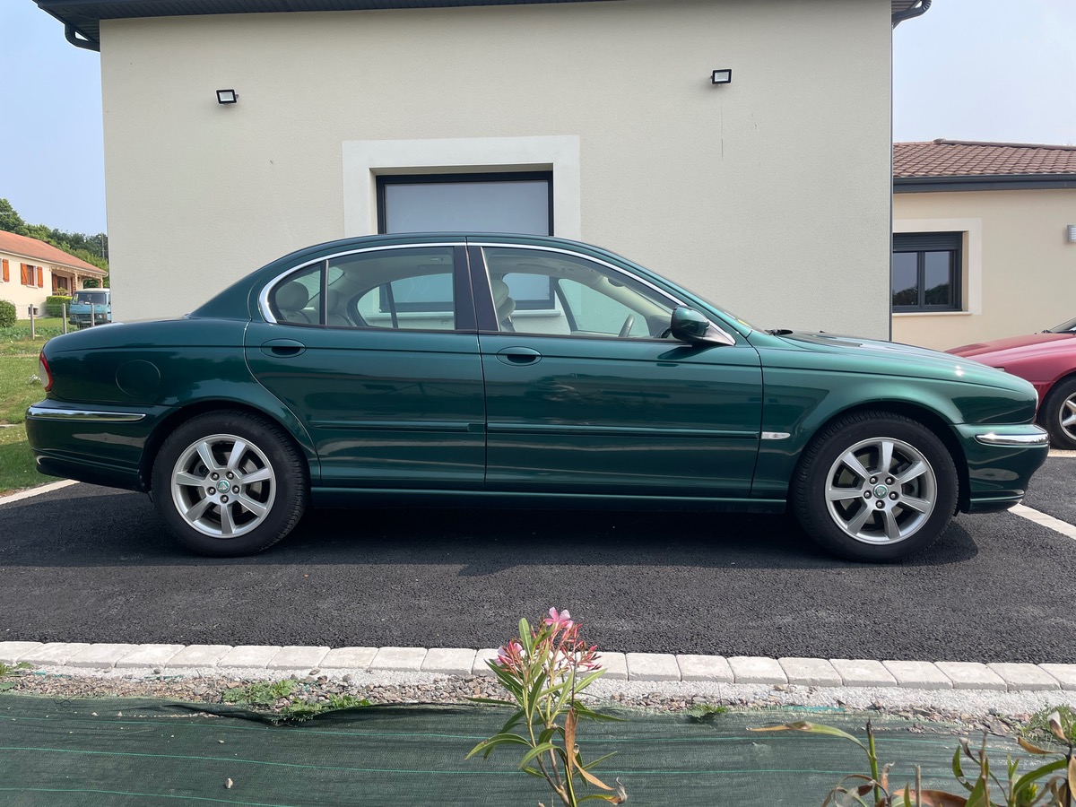 Jaguar X TYPE 2.5 V6 AWD (197 ch)