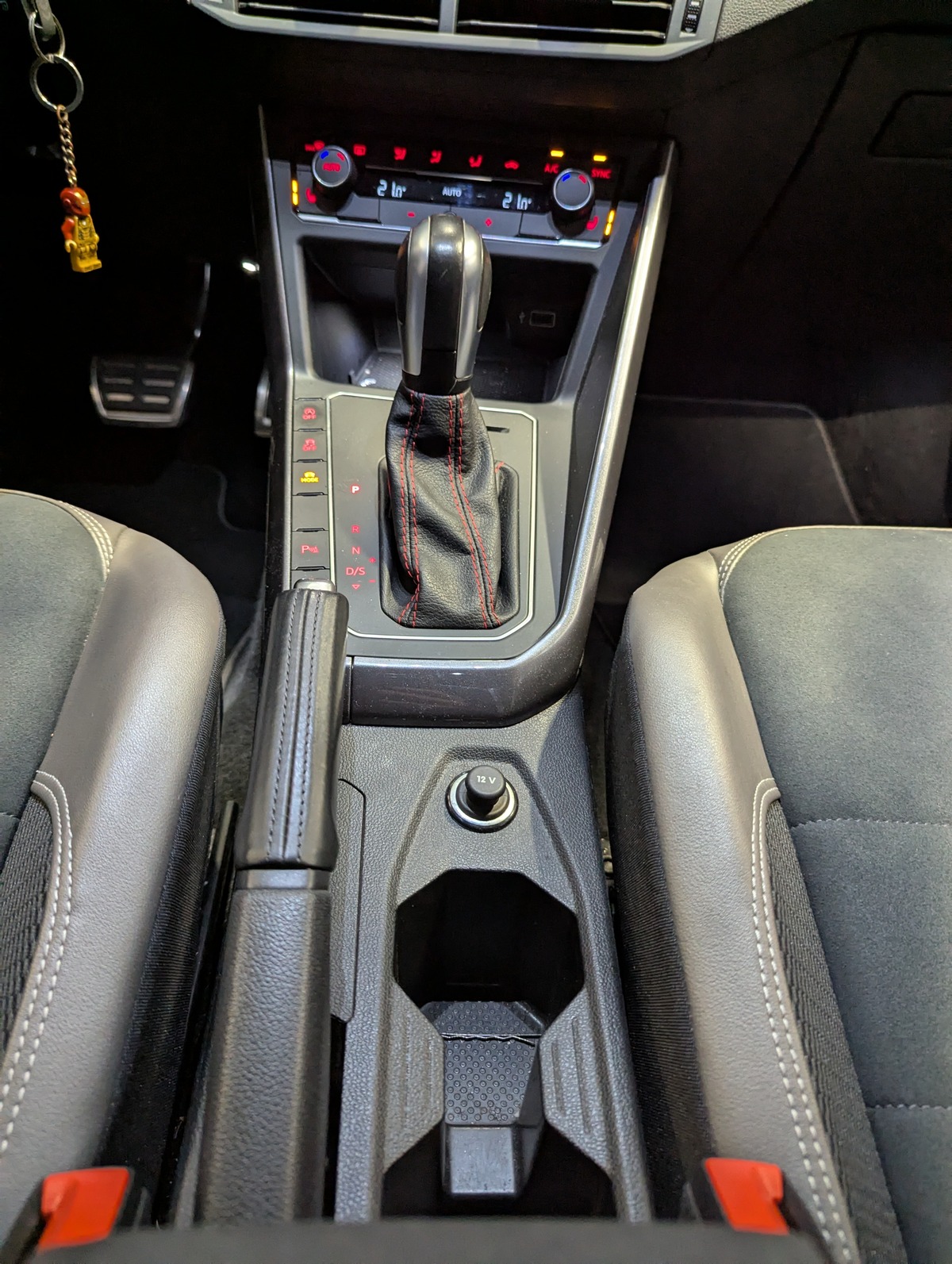 Volkswagen Polo 2.0 TSI 200ch DSG6 GTI VIRTUAL-BEATS-SIEGES CHAUFFANT
