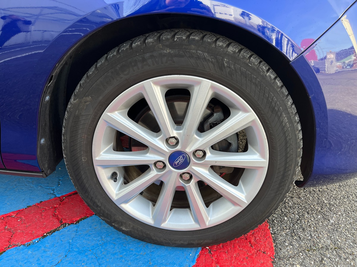 Ford BMAX 1.0 125ch TITANIUM, CAMERA, GPS, SIEGES CHAUFFANT, RADAR AVANT/ARRIERE