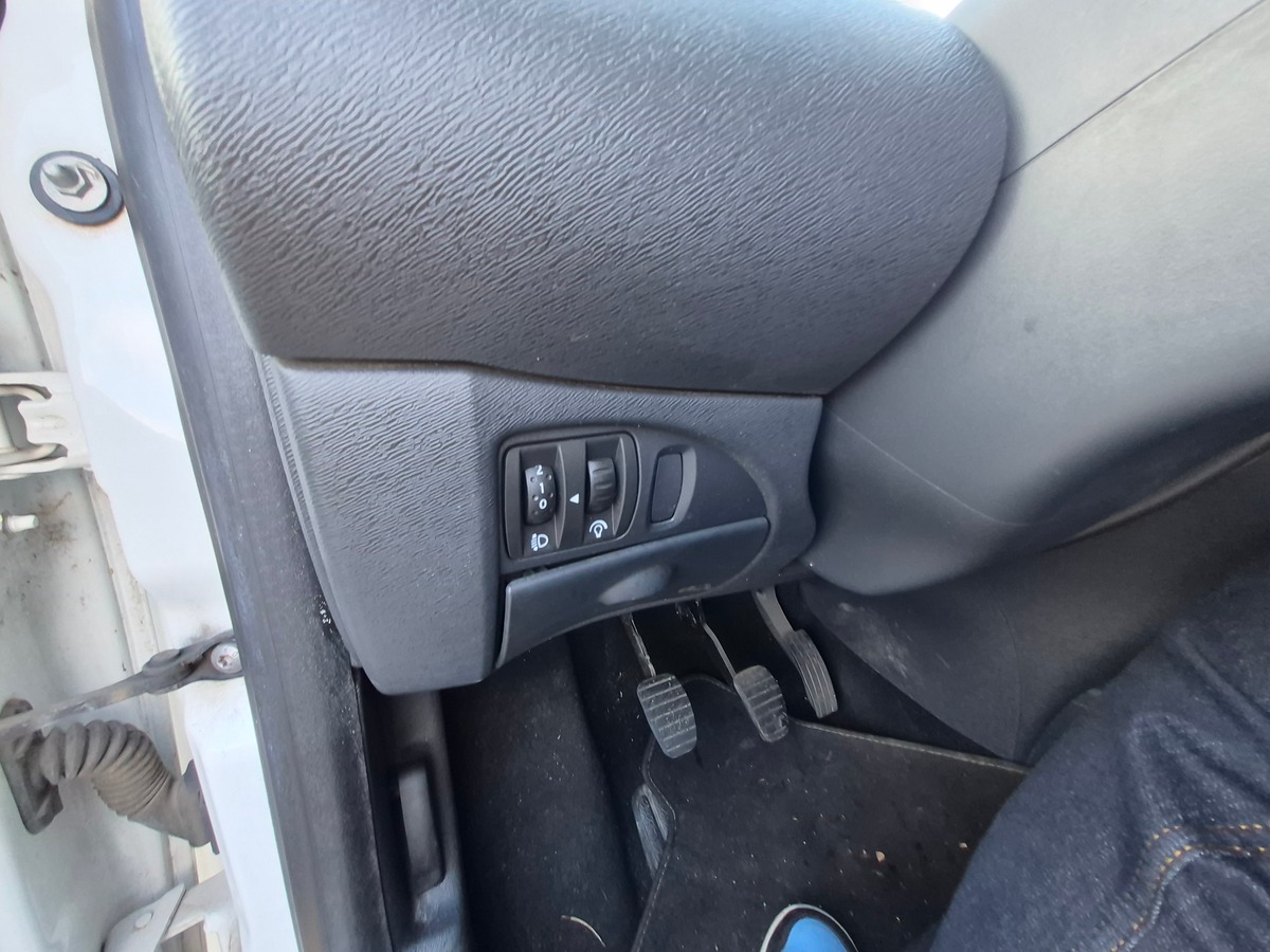 RENAULT Twingo II 1.2 16V LEV ACCESS