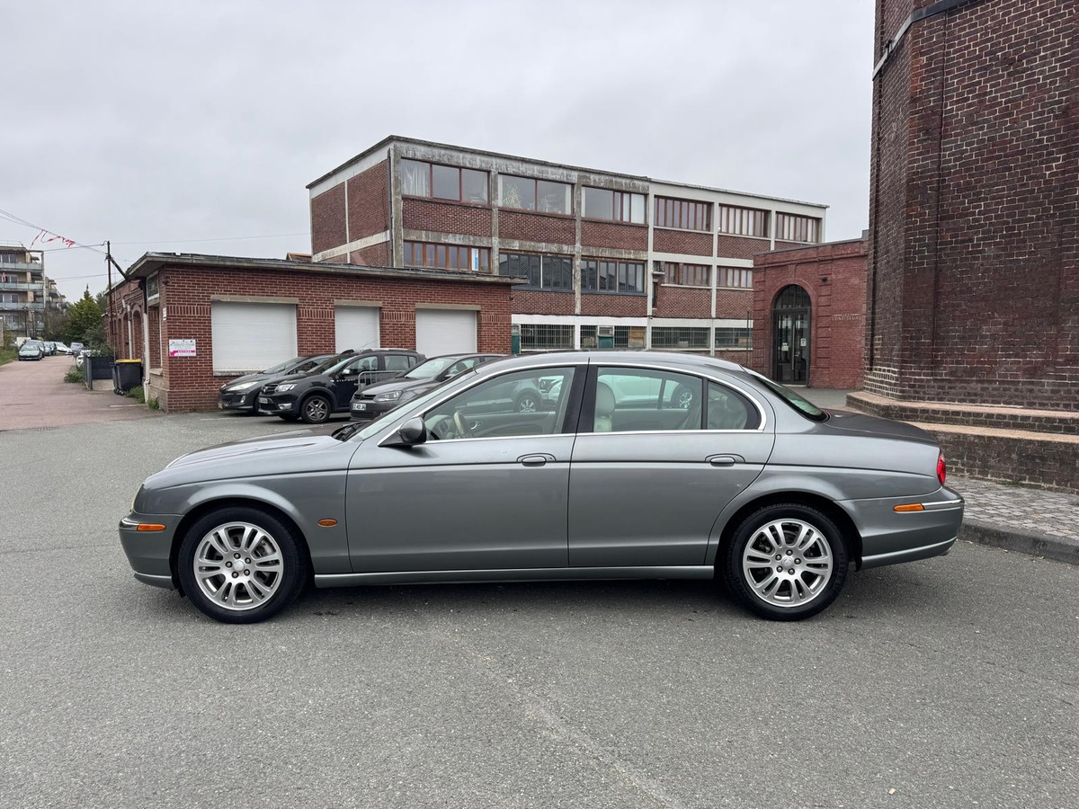 Jaguar S-Type 4.2 V8 Executive 298cv -Boite automatique