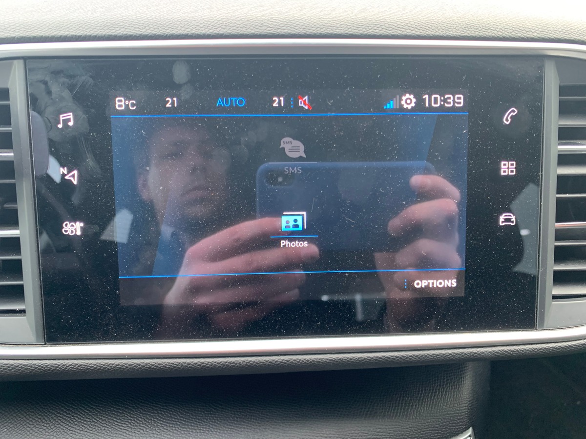 Peugeot 308 100 ch | Pack Attelage | Régulateur vitesse | Jantes Alu | Radar stationnement arriére