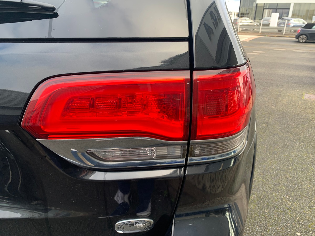 Jeep Grand Cherokee 250 ch | Overland | Toit ouvrant panoramique | Caméra de recul | Attelage