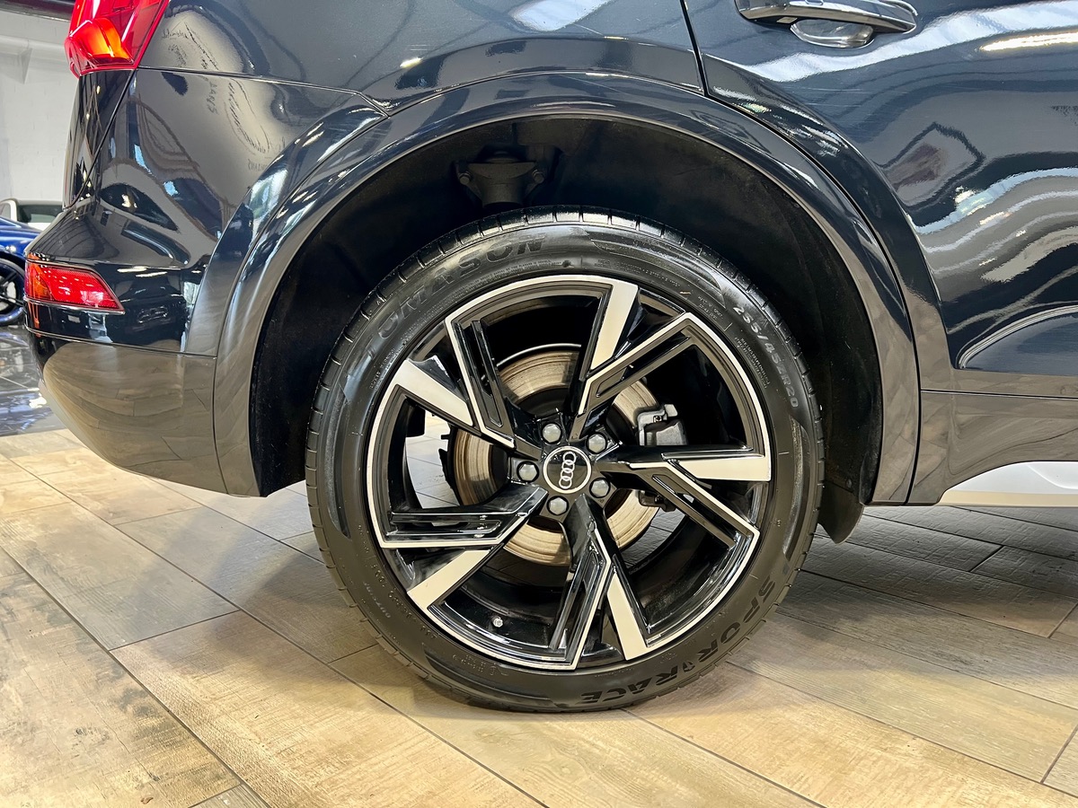 Audi Q5 II QUATTRO 2.0 TDI 190CV S-Tronic7 - AVUS - TOIT PANORAMIQUE/GPS/CAMERA