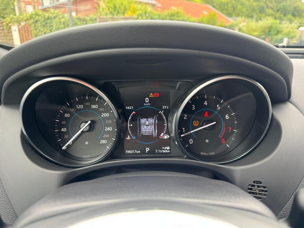 Jaguar XE 2.0 200CV R-Sport - Boite automatique