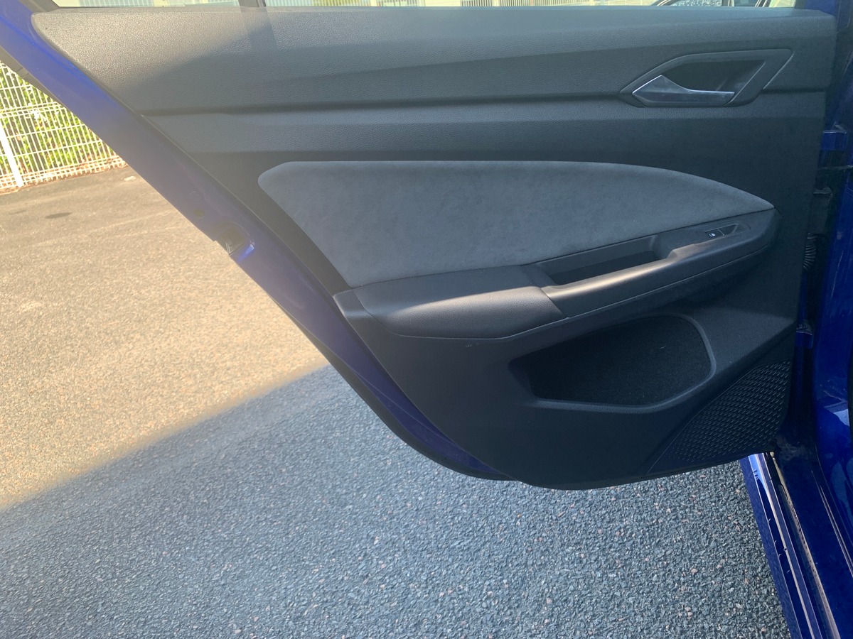 Volkswagen GOLF 8 320 chevaux | R | Toit ouvrant | Caméra de recul | Apple car play | GPS | Attelage