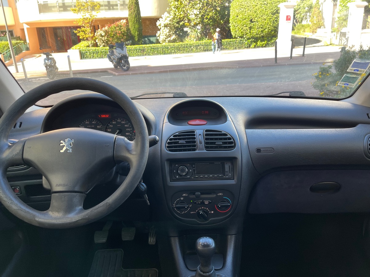 Peugeot 206 XR 1.4 i 75cv / 5 Portes / Courroie Ok