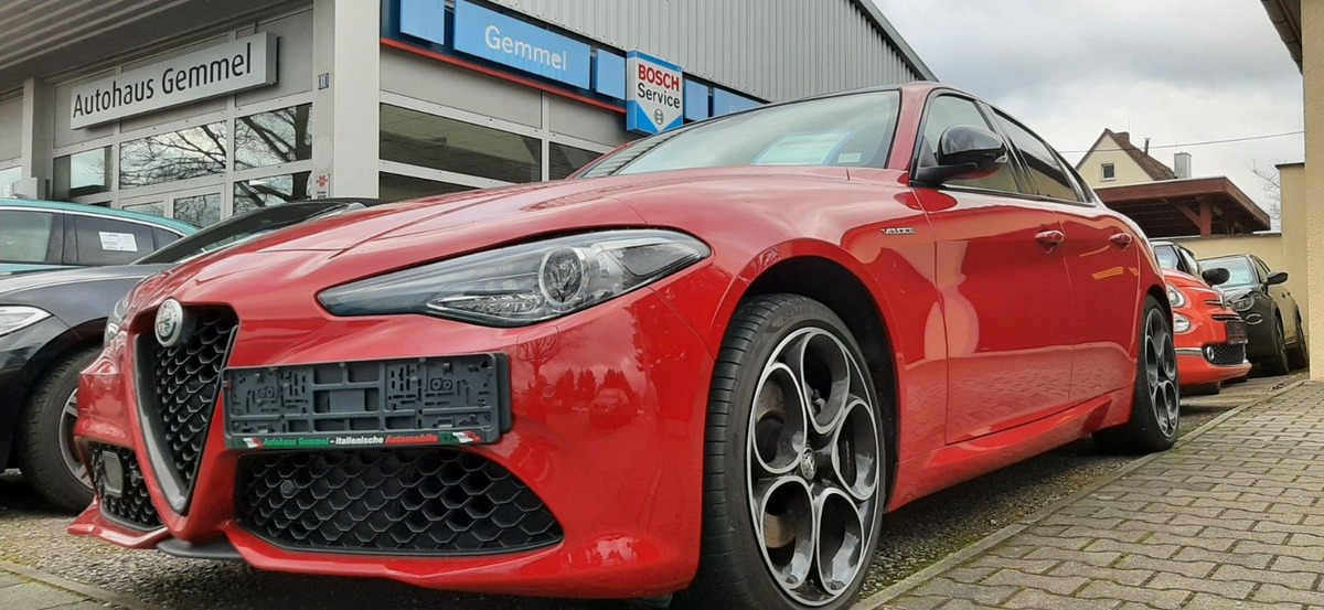 Alfa Romeo Giulia 2.0 TB 280ch Veloce Q4 AT8 MY22 / toit ouvrant / Harman Kardon