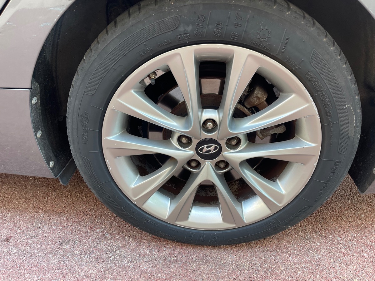 Hyundai i40 SW 1.7 CRDI 136 CV / Toit ouvrant / Barre de Toit / Moteur à Chaine