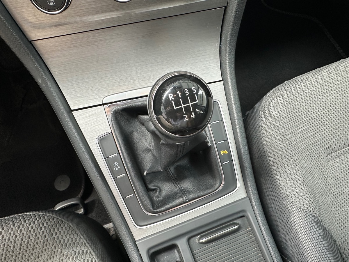 Volkswagen Golf VII 1.6 TDI 105 CONFORTLINE COURROIE DE DISTRIBUTION OK 01/2026 GARANTIE 12 MOIS