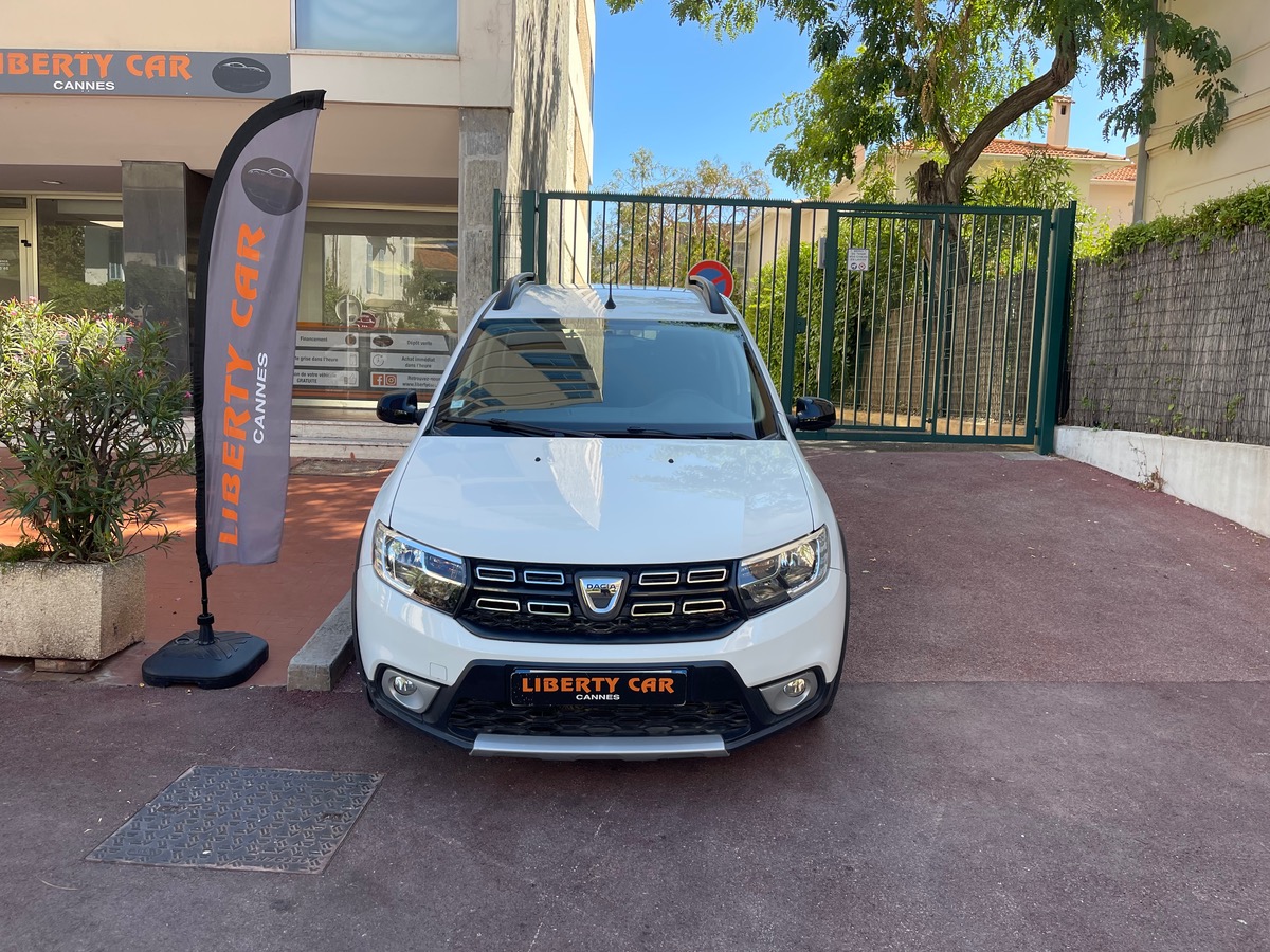 Dacia Sandero Stepway 90 CV Boîte auto / KM Réel / Edition 15 ANS / Caméra / GPS