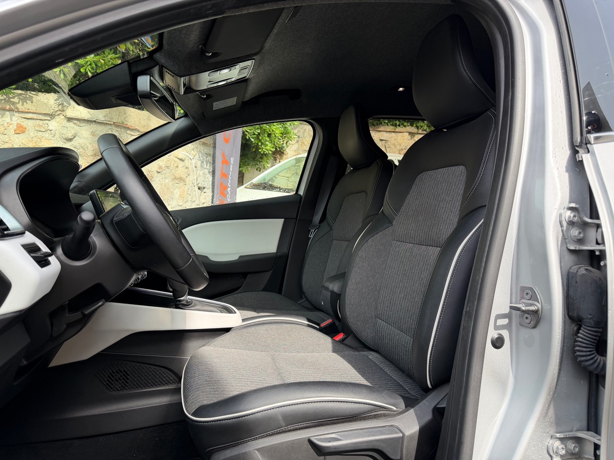 RENAULT Clio V E-TECH 1.6 i 145 CV Hybrid / Intens / CarPlay / Caméra / KM Réel