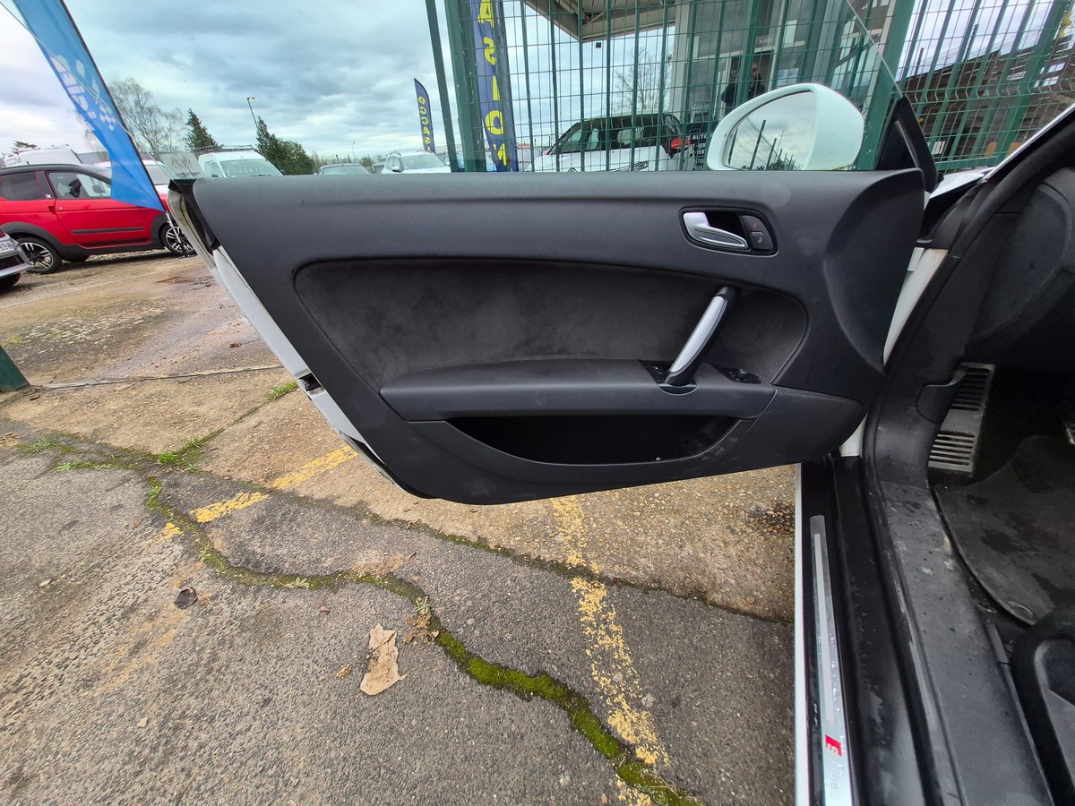 Audi TT 1.8 TFSI 160 S LINE