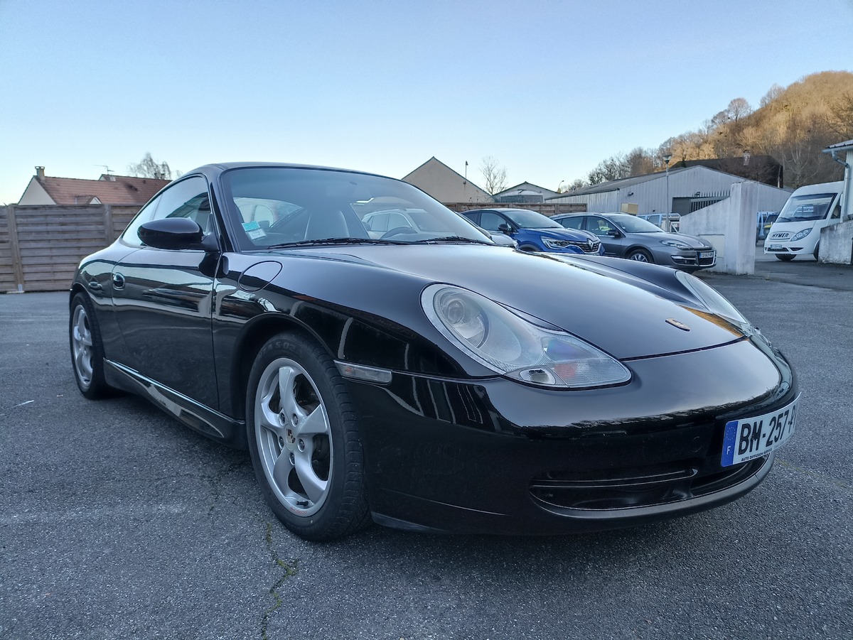 Porsche 911 CARRERA 4 TIPTRONIC