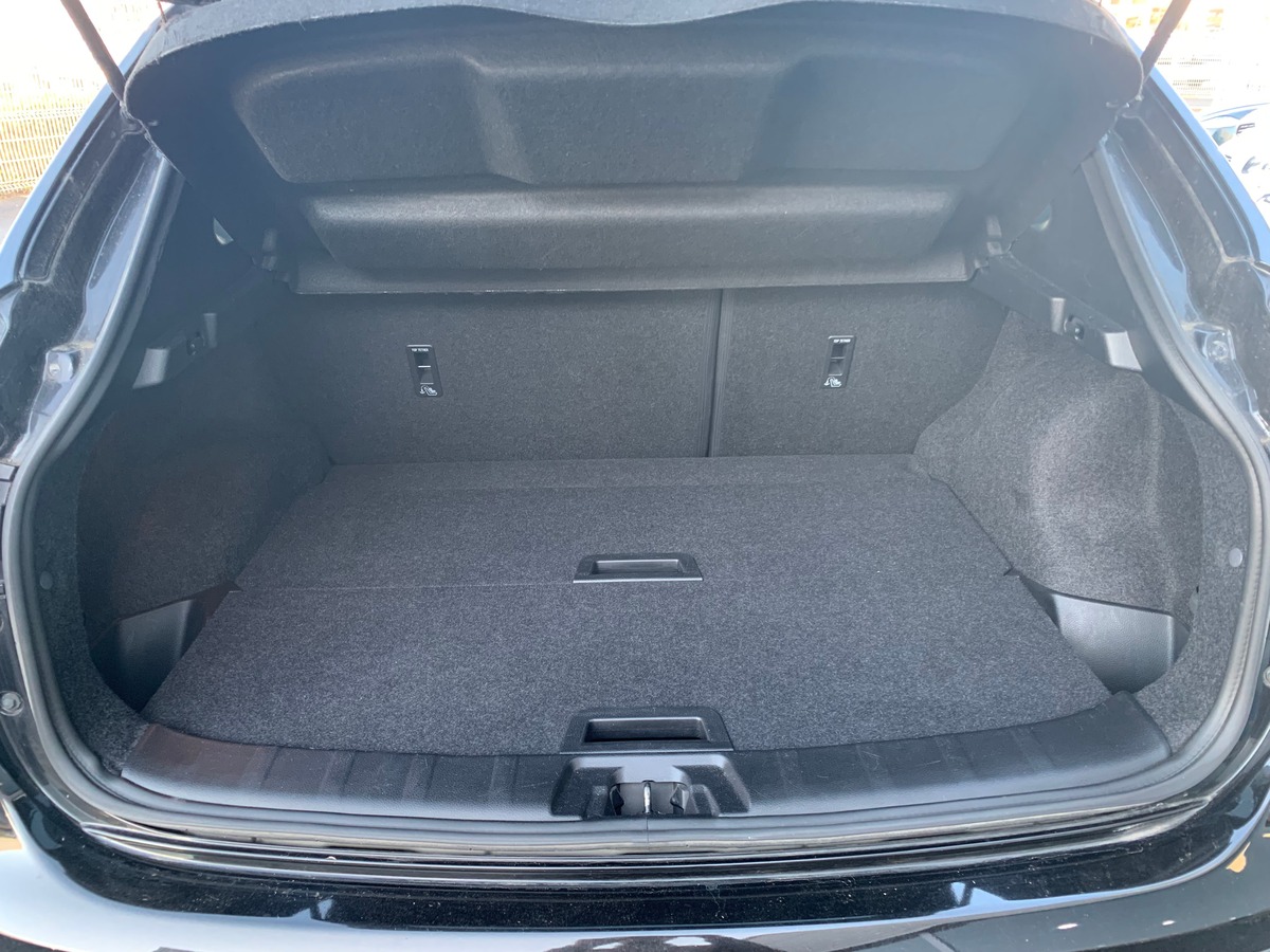 Nissan Qashqai 130 ch | Black edition | Caméra vue panoramique 360° | Toit panoramique | Jantes Alu