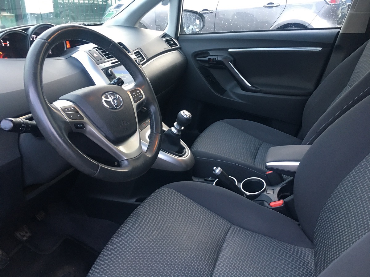 Toyota Verso D-4D 126 4X  sans frais CBLue