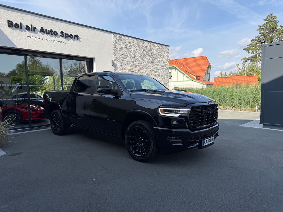 Dodge DODGE RAM 1500 LIMITED BLACK EDITION 548 CH / TVA / FULL OPTIONS / 10979 KMS