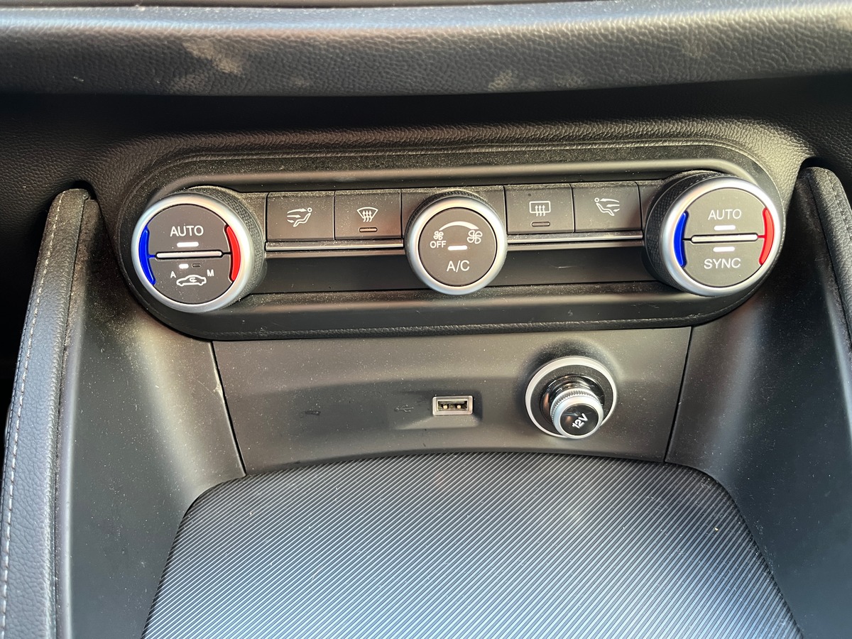 Alfa Romeo Stelvio 2.2 210CH Q4 SPORT EDITION, AT8, HAYON ELEC, CAMERA, MAINTIEN DANS LA VOIE