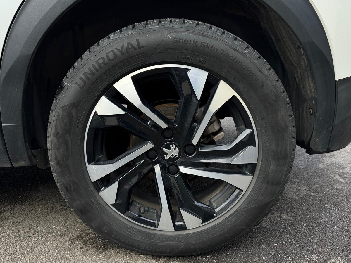 Peugeot 2008 BlueHDi 130 S&S EAT8 Allure