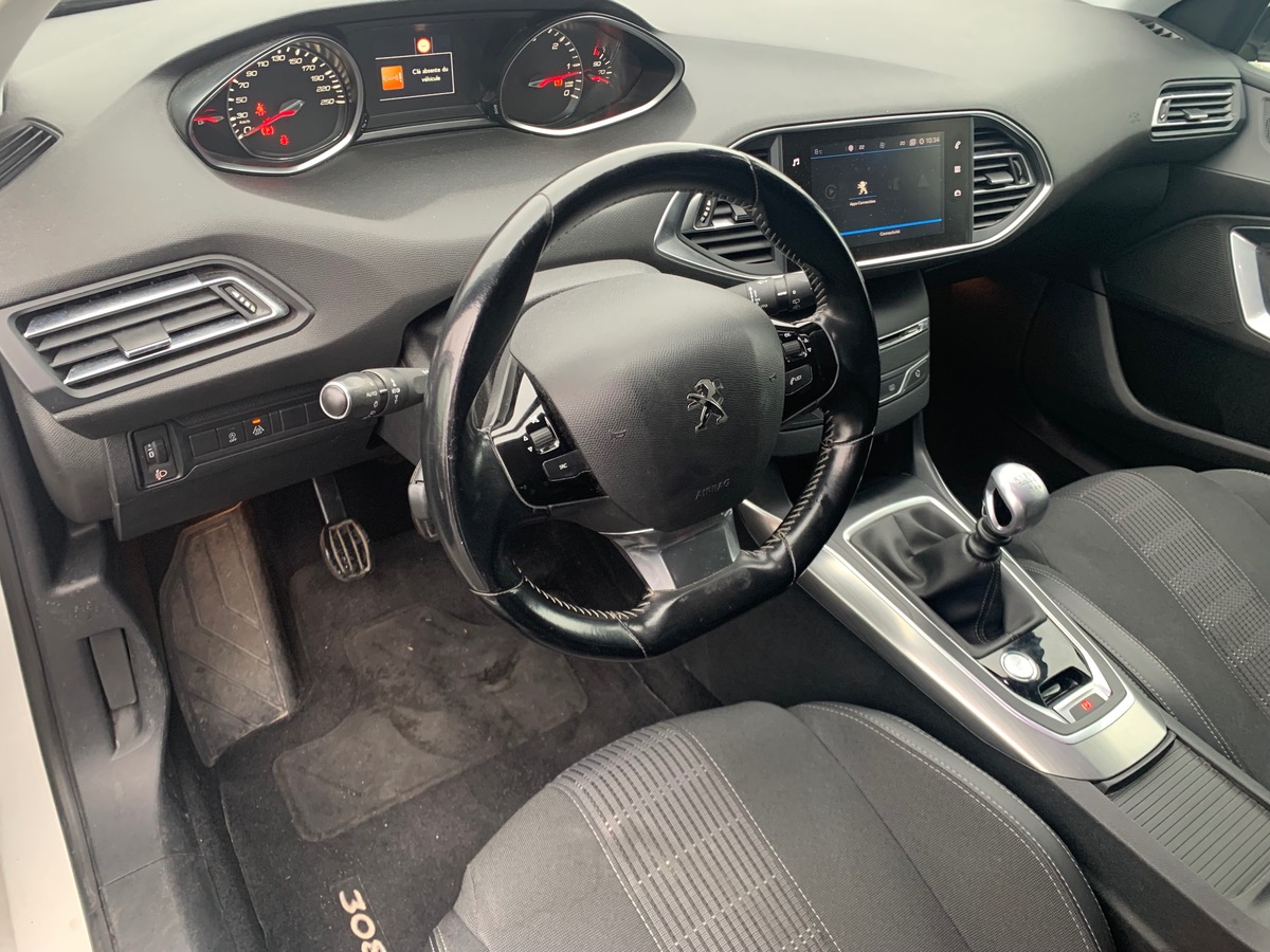 Peugeot 308 SW 130 ch | Allure | Régulateur vitesse | Mirror Screen | Attelage | Radars stationnement