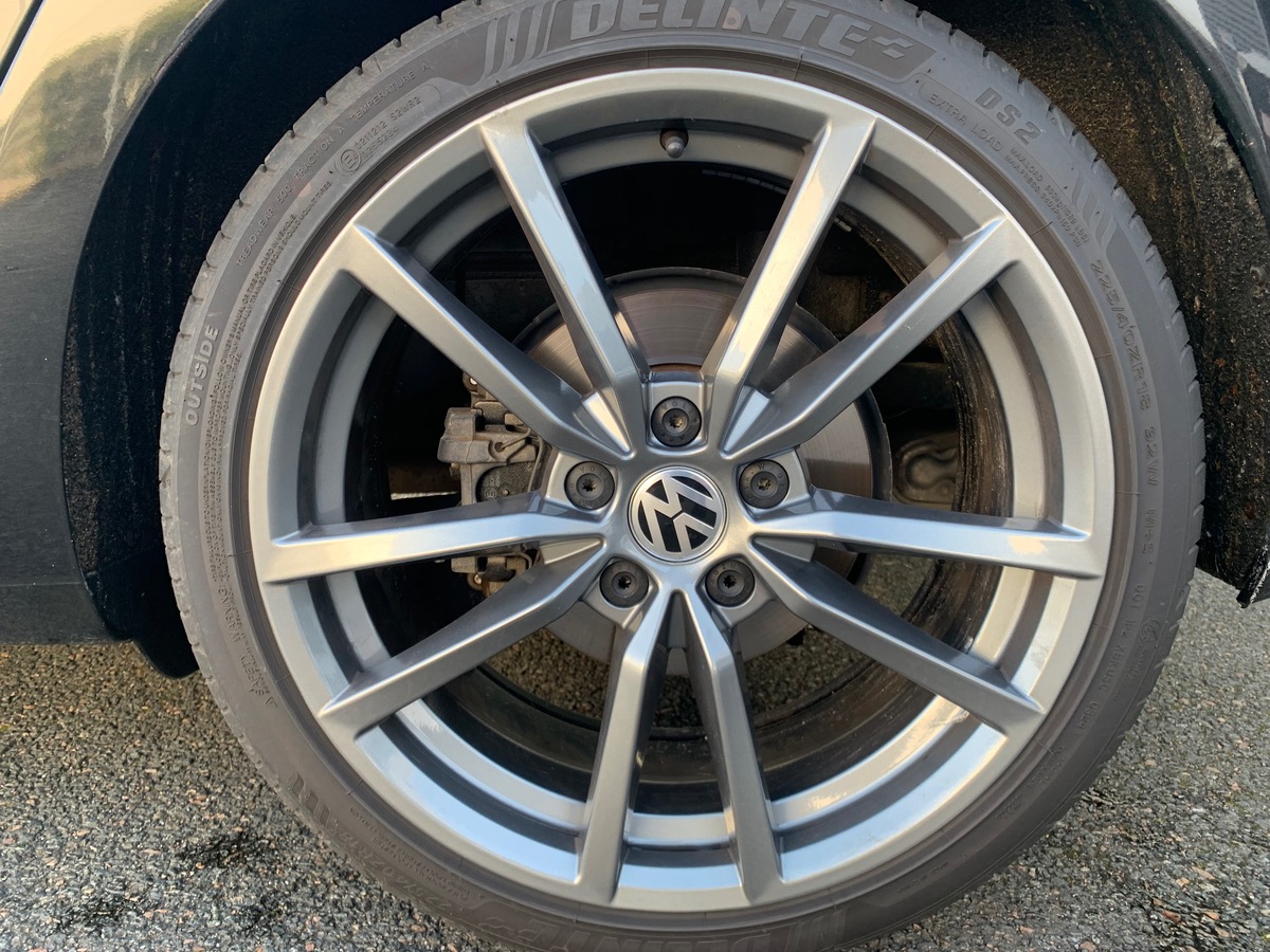 Volkswagen Golf 150 | Carat | JA 18" Durban | Suspensions Sport | Régulateur vitesse et de distance