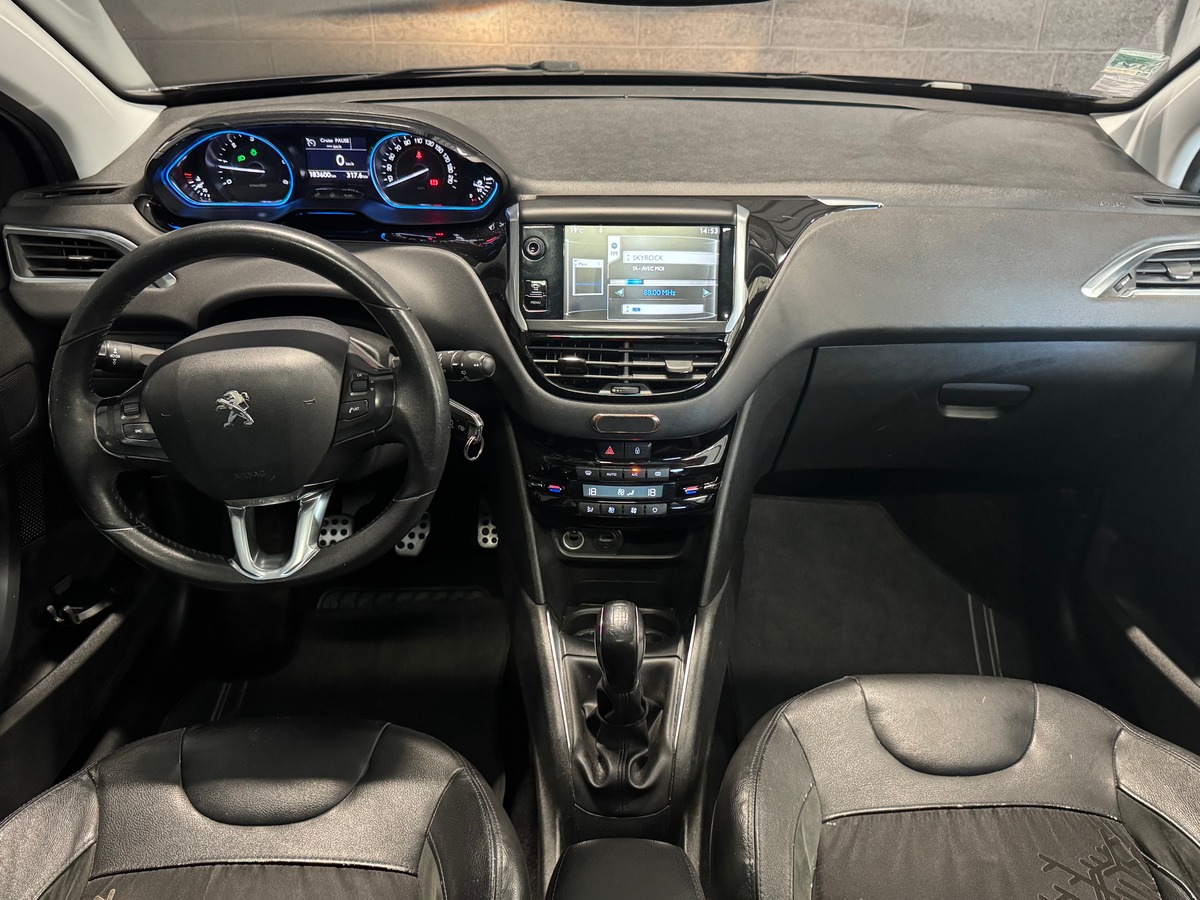 Peugeot 208 Feline / Toit Panoramique