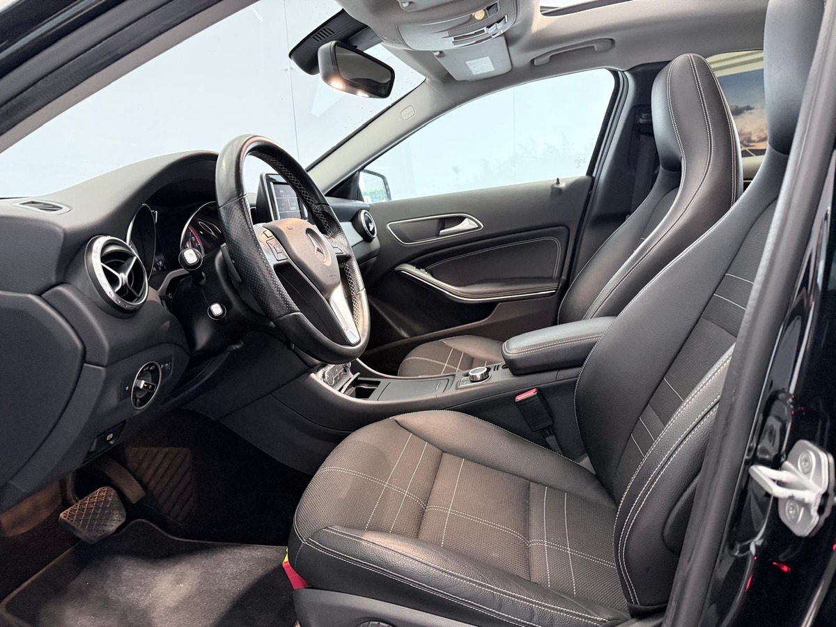 Mercedes-Benz GLA 1.6 i 156  SENSATION